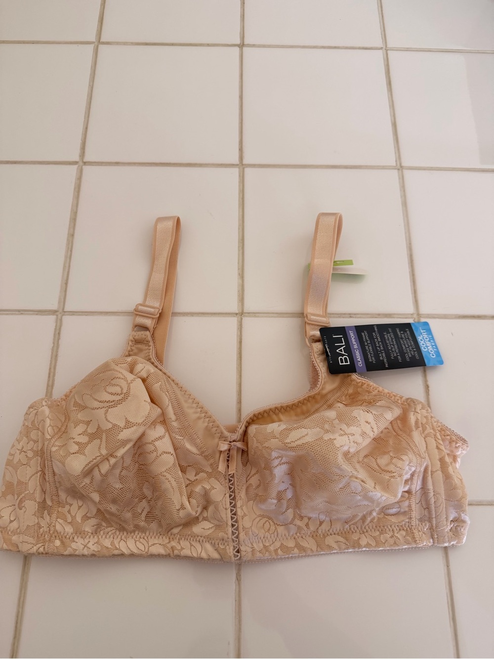 Bali Classic Support Cool Comfort Full Coverage Bra Nude/Beige Size 38B NWT